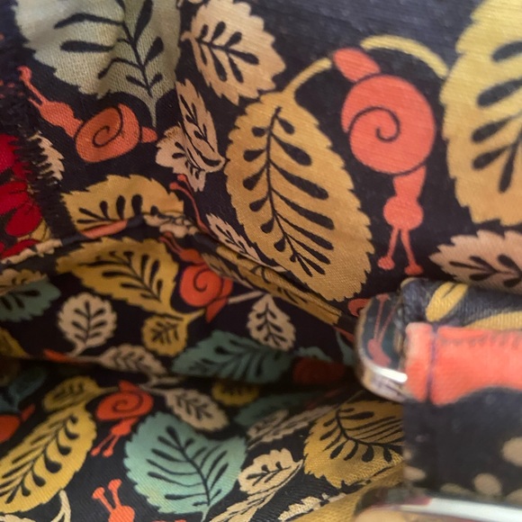 Vera Bradley retired print crossbody bag in EUC. - Picture 2 of 8